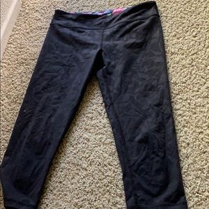 W/ tag Black REVERSIBLE lululemon Ivivva crop 14